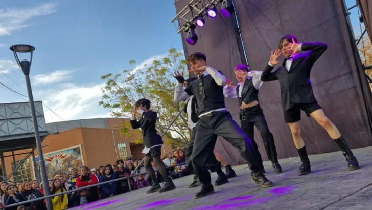 Los fans sanjuaninos del K-pop vuelven a reunirse en el Centro Cultural Conte Grand Los fans sanjuaninos del K-pop vuelven a reunirse en el Centro Cultural Conte Grand