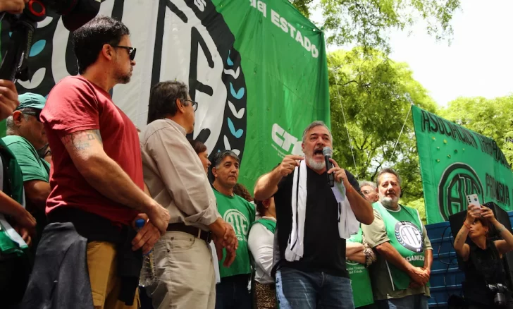 El Gobierno anunció que descontará el día a quienes adhieran al paro de ATE El Gobierno anunció que descontará el día a quienes adhieran al paro de ATE