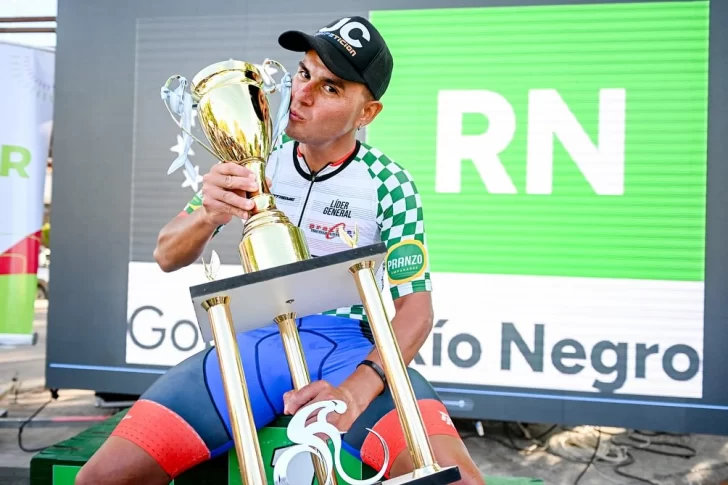 La alegría del sanjuanino Velárdez después de ganar la Vuelta en Allen y la emotiva dedicatoria a Nicolás Naranjo La alegría del sanjuanino Velárdez después de ganar la Vuelta en Allen y la emotiva dedicatoria a Nicolás Naranjo