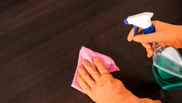 El truco para darles brillo a los muebles de madera con aceite de oliva y vinagre El truco para darles brillo a los muebles de madera con aceite de oliva y vinagre