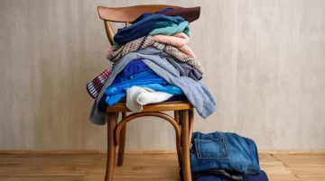 Tu silla con ropa puede decir más de vos de lo que pensás, según los expertos Tu silla con ropa puede decir más de vos de lo que pensás, según los expertos