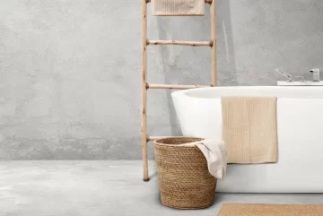 Adiós a los azulejos: el revestimiento que transforma los baños modernos y es furor Adiós a los azulejos: el revestimiento que transforma los baños modernos y es furor