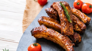 La carne barata que los cocineros eligen porque se despega del hueso sin esfuerzo