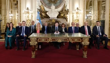 Tras la renuncia de Francos y el nombramiento de Adorni, Milei analiza los próximos movimientos Tras la renuncia de Francos y el nombramiento de Adorni, Milei analiza los próximos movimientos