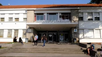 Violencia extrema: lo condenaron por un crimen, cumplía prisión domiciliaria y le disparó a su novia en la garganta Violencia extrema: lo condenaron por un crimen, cumplía prisión domiciliaria y le disparó a su novia en la garganta