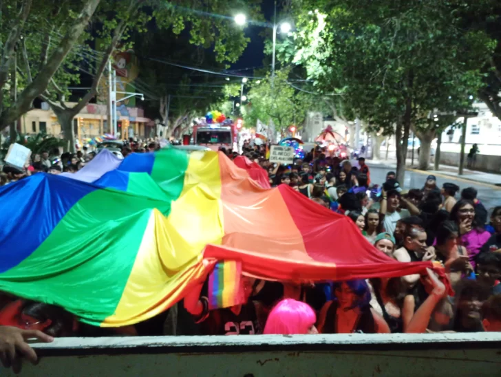 El brillo, el color y la diversidad se apoderaron de San Juan en una nueva Marcha del Orgullo El brillo, el color y la diversidad se apoderaron de San Juan en una nueva Marcha del Orgullo
