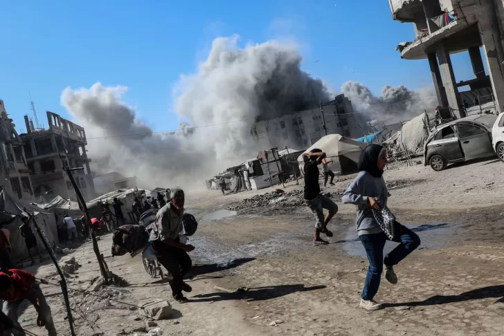 Israel lanza más ataques sobre Gaza poniendo a prueba la frágil tregua Israel lanza más ataques sobre Gaza poniendo a prueba la frágil tregua