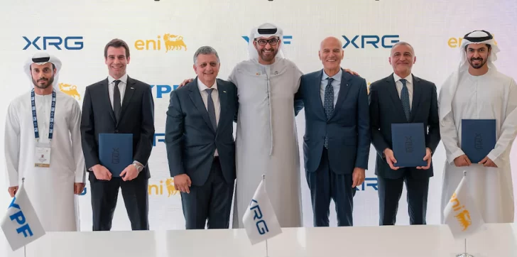 YPF firmó el acuerdo para sumar a un inversor árabe en la producción GNL en Argentina YPF firmó el acuerdo para sumar a un inversor árabe en la producción GNL en Argentina