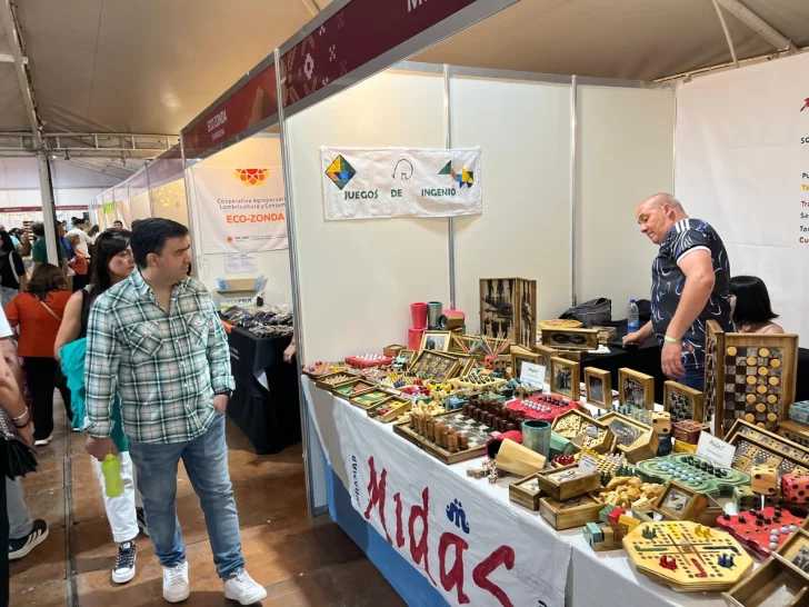 Postales de un rinconcito de la feria: “Manos que trabajan”, el espacio para los sanjuaninos que emprenden Postales de un rinconcito de la feria: “Manos que trabajan”, el espacio para los sanjuaninos que emprenden