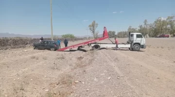 Grave choque en Jáchal: una mujer sufrió hundimiento de cráneo tras impactar su auto contra una defensa de piedras Grave choque en Jáchal: una mujer sufrió hundimiento de cráneo tras impactar su auto contra una defensa de piedras