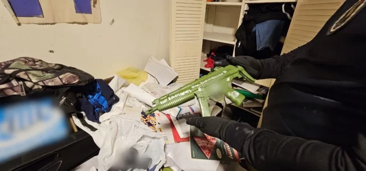 Desbaratan el plan de un adolescente de 16 años que quería llevar a cabo una “masacre escolar” Desbaratan el plan de un adolescente de 16 años que quería llevar a cabo una “masacre escolar”