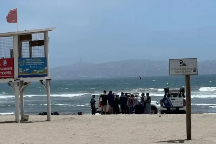 Adolescentes argentinos fueron arrastrados por una fuerte marea en Chile: hay un desaparecido