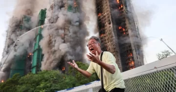 Ardió un edificio de Hong Kong: hay al menos cuatro muertos