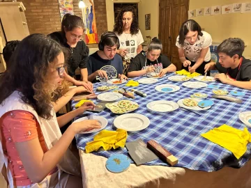 Mansa Banda: el grupo de chicos con autismo que trabajan en su propio emprendimiento para lograr la inclusión laboral y una vida independiente Mansa Banda: el grupo de chicos con autismo que trabajan en su propio emprendimiento para lograr la inclusión laboral y una vida independiente