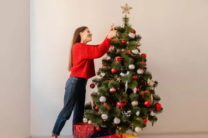 Cuál es la nueva tendencia de adornos para decorar la casa en Navidad 2025