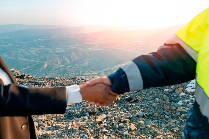 Banco San Juan y Finning Argentina S.A. sellan una alianza estratégica con el foco puesto en el sector minero