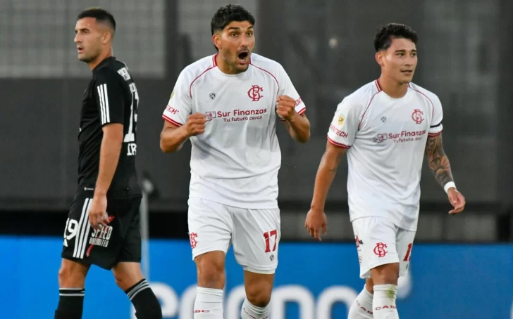 Barracas Central, con uno menos, sorprendió a Riestra y lo eliminó Barracas Central, con uno menos, sorprendió a Riestra y lo eliminó