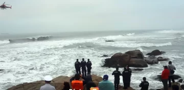 Sanjuanino arrastrado por el mar en La Serena: “Las banderas rojas están, pero la gente se mete igual”, dijo un funcionario chileno Sanjuanino arrastrado por el mar en La Serena: “Las banderas rojas están, pero la gente se mete igual”, dijo un funcionario chileno