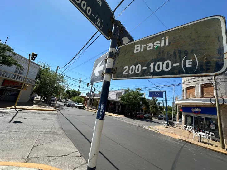 La Calle Brasil ya luce más de un kilómetro de pavimento nuevo La Calle Brasil ya luce más de un kilómetro de pavimento nuevo