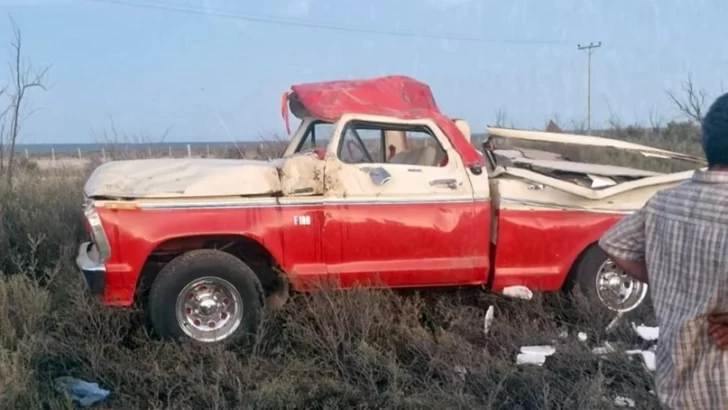 Una camioneta volcó tras sufrir un desperfecto mecánico: tres personas resultaron heridas Una camioneta volcó tras sufrir un desperfecto mecánico: tres personas resultaron heridas