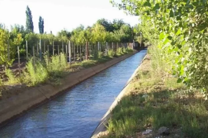 Identificaron a la mujer que murió tras resbalar y caer a un canal de regadío