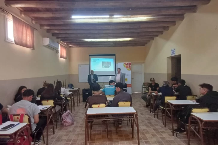 Ahora capacitan y becan a estudiantes de escuelas agrotécnicas del interior de la provincia