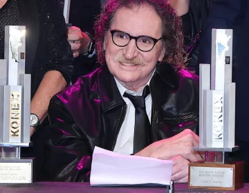 La emoción de Charly García tras recibir el Konex de Brillante La emoción de Charly García tras recibir el Konex de Brillante