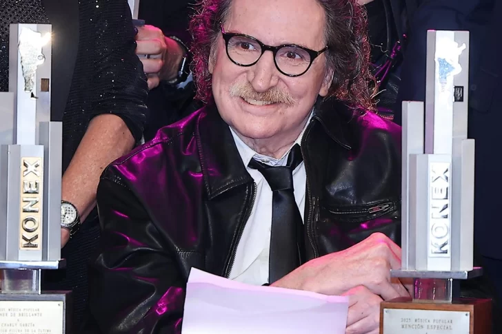 La emoción de Charly García tras recibir el Konex de Brillante