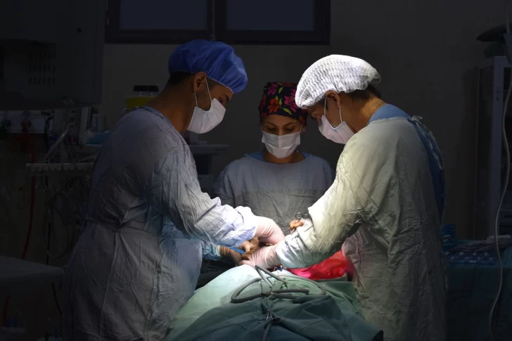 El Hospital Marcial Quiroga realizó la primera artroscopia de mandíbula en el ámbito público