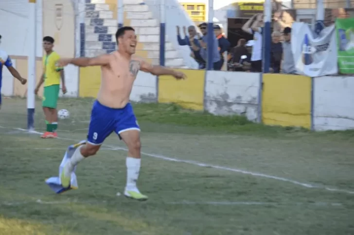 Regional Amateur: Colón venció a Peñaflor 1-0 y se trepó a la cima de la Zona 10 Regional Amateur: Colón venció a Peñaflor 1-0 y se trepó a la cima de la Zona 10