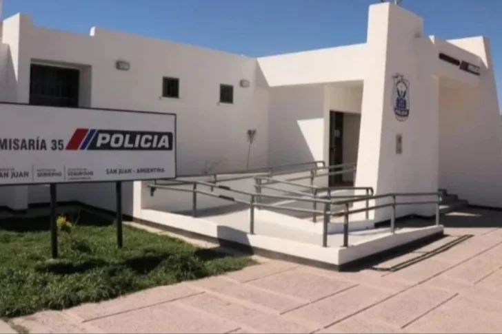 Dos policías le salvaron la vida a un bebé de un año que no respiraba en el Valle Grande