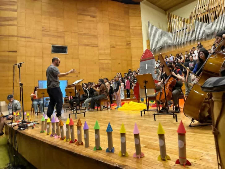 Los tres coros de niños de la UNSJ emprenden una aventura musical por el universo Los tres coros de niños de la UNSJ emprenden una aventura musical por el universo