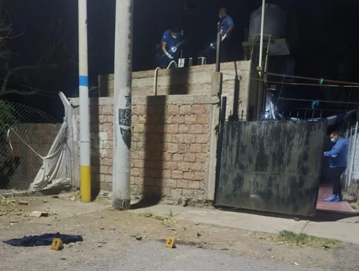 Baleado por error: quiso frenar un robo en su casa y su vecino le disparó al confundirlo con un ladrón Baleado por error: quiso frenar un robo en su casa y su vecino le disparó al confundirlo con un ladrón