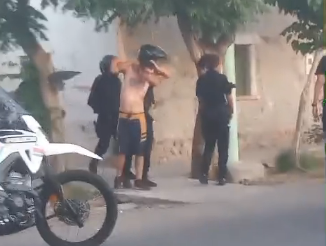 [VIDEOS] Tensión en una detención de un prófugo del Penal en Rivadavia