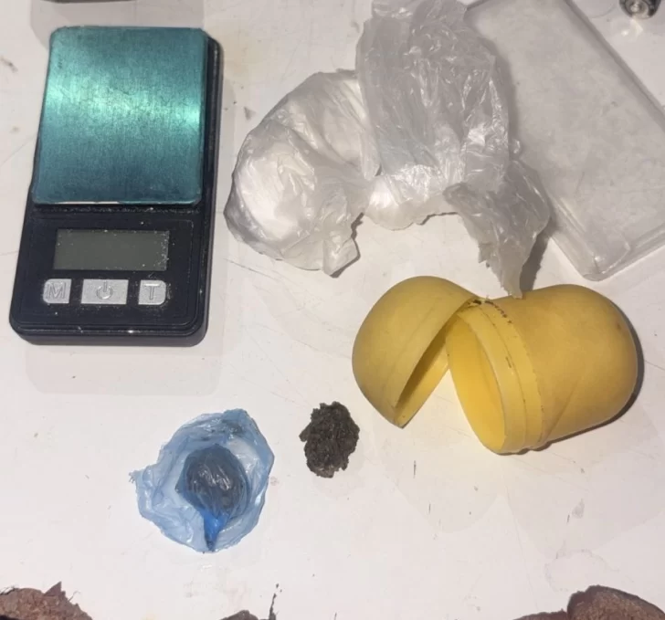 Huevito con sorpresa: vendía droga en las cápsulas de plástico de la famosa golosina de chocolate Huevito con sorpresa: vendía droga en las cápsulas de plástico de la famosa golosina de chocolate