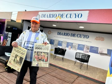 El “hombre dispenser” visitó el stand, mostró las tapas que guarda de su paso por Tinelli y recordó sus “30 segundos de fama” El “hombre dispenser” visitó el stand, mostró las tapas que guarda de su paso por Tinelli y recordó sus “30 segundos de fama”