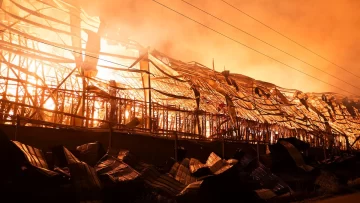 Las impresionantes imágenes del incendio en el polo industrial de Ezeiza