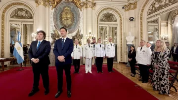 Milei encabezó la Entrega de Sables a las Fuerzas Armadas Milei encabezó la Entrega de Sables a las Fuerzas Armadas