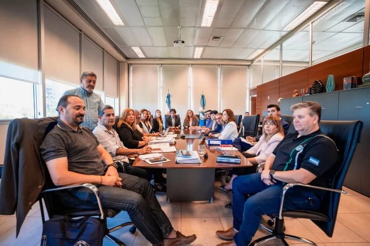 Paritaria docente en San Juan: este viernes retoman la negociación y los gremios insistirán con un bono para enero Paritaria docente en San Juan: este viernes retoman la negociación y los gremios insistirán con un bono para enero