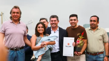 Orrego visitó Iglesia por los 272 años del departamento: adjudicó 40 casas, anunció la entrega de un barrio y la construcción de otros dos Orrego visitó Iglesia por los 272 años del departamento: adjudicó 40 casas, anunció la entrega de un barrio y la construcción de otros dos