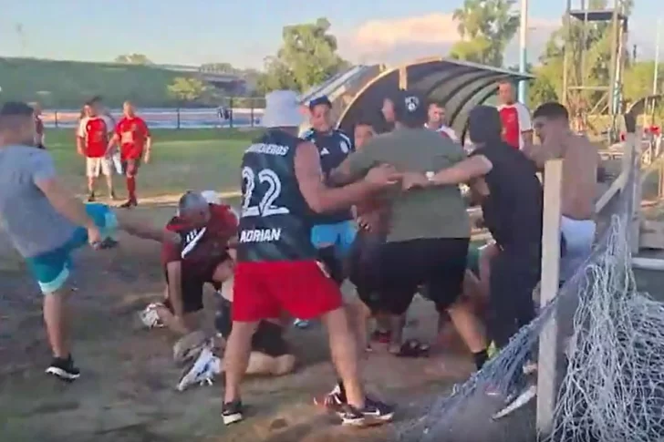 Crece la crisis en Camioneros: dos facciones del sindicato protagonizaron una batalla campal