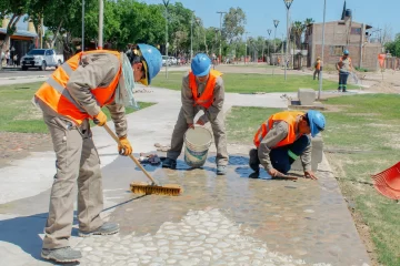 En Rivadavia trabajan en una plaza para mejorar los servicios y la accesibilidad En Rivadavia trabajan en una plaza para mejorar los servicios y la accesibilidad