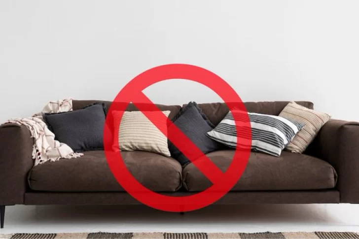 El sofá tradicional con almohadones no va más: la tendencia de decoración que revoluciona los livings modernos