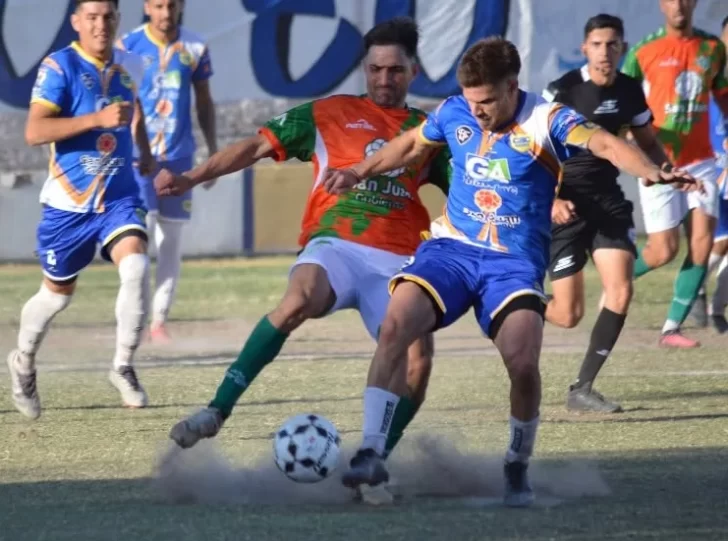 A pedido de la Policía y por la FNS, los partidos del Regional Amateur se jugarán el lunes feriado A pedido de la Policía y por la FNS, los partidos del Regional Amateur se jugarán el lunes feriado