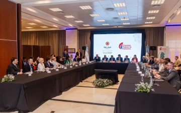 La Comisión Federal de Impuestos se reunió en San Juan con el fin de coordinar políticas fiscales La Comisión Federal de Impuestos se reunió en San Juan con el fin de coordinar políticas fiscales