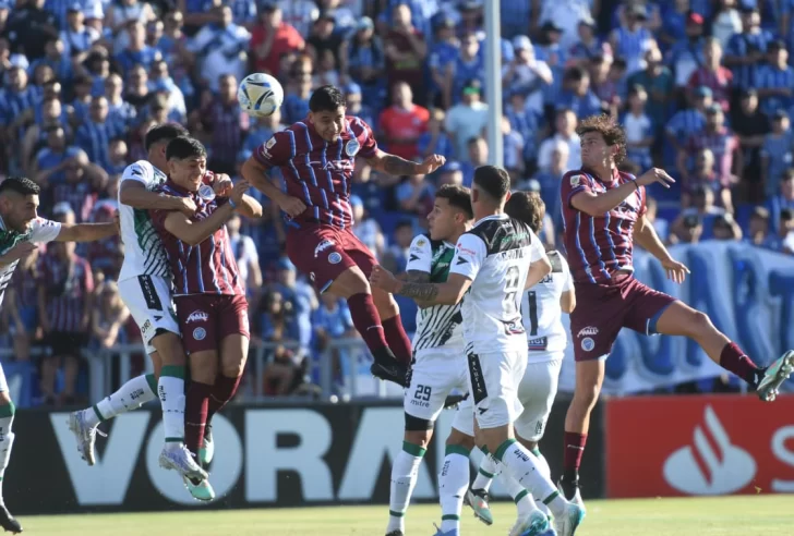 San Martín y Godoy Cruz cerraron el marcador con un empate sin goles San Martín y Godoy Cruz cerraron el marcador con un empate sin goles