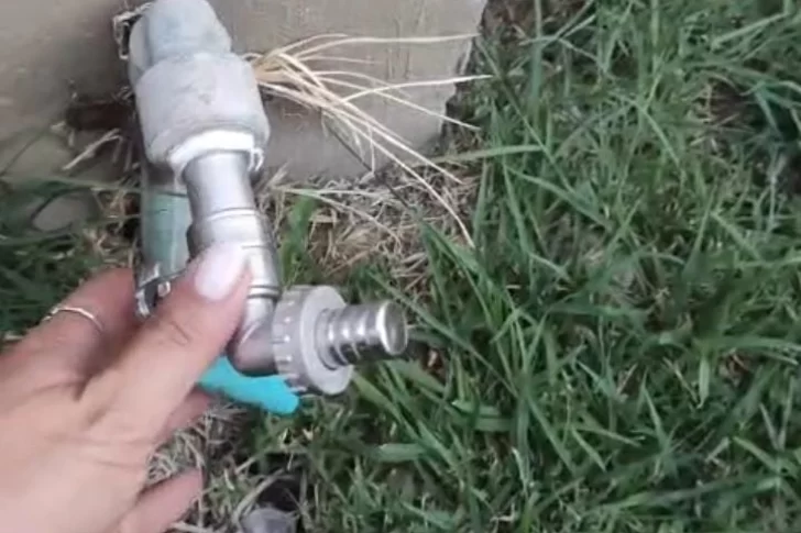 Unas 110 familias de Pocito reclaman que no tienen agua: “Juntamos de cualquier lado y ya no nos alcanza para comprar agua mineral”