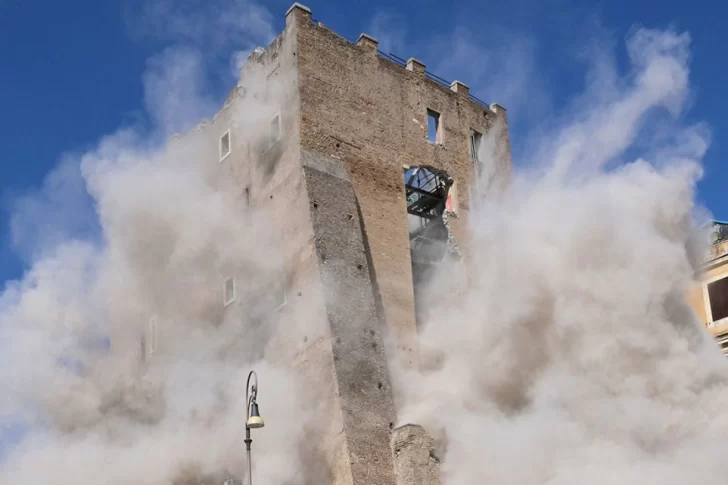 Cuatro trabajadores heridos al derrumbarse parcialmente una torre medieval en Roma
