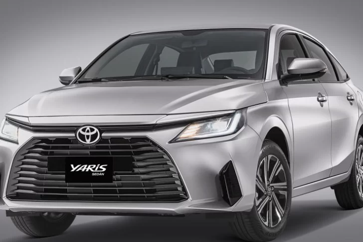 Más compacto y barato que el Corolla: Toyota presentó su nuevo sedán