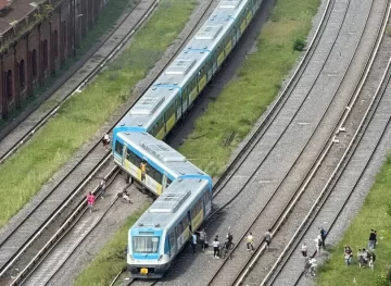 Descarrilló una formación del tren Sarmiento: hay varios heridos y nueve fueron internados Descarrilló una formación del tren Sarmiento: hay varios heridos y nueve fueron internados